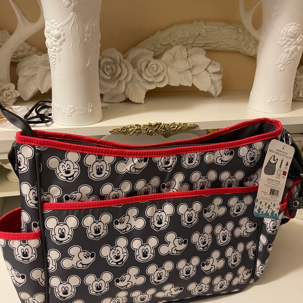 Disney Mickey Toss Print Satchel Wet Pack Changing Pad 
Pacifier& Bottle Holder - Picture 14 of 16